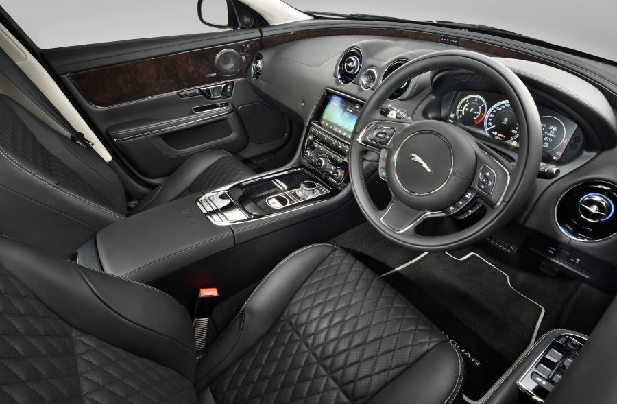Интерьер Jaguar XJ50 (X351) 2019 года  (ZA) (фото 7 из 16)